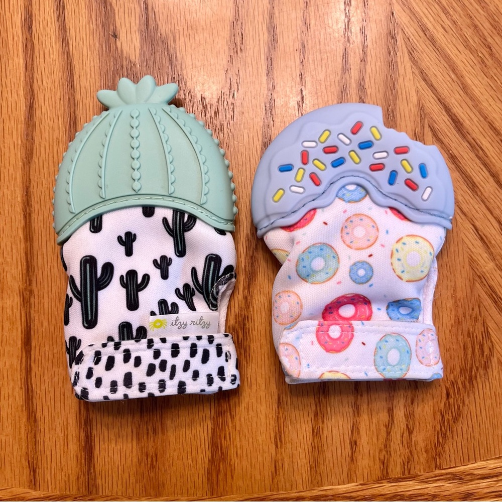 Itzy Ritzy Teething Mittens NWOT